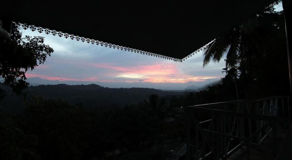 2in1 Kandy Hostel Homestay